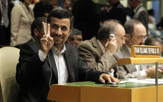 تشابه اقدام احمدی‌نژاد با محمدرضا شاه