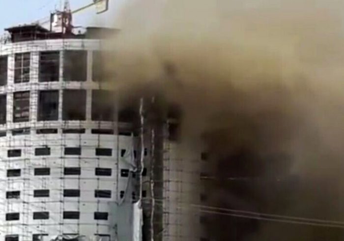 آتش ساختمان نیمه‌کاره هتل آسمان شیراز خاموش شد