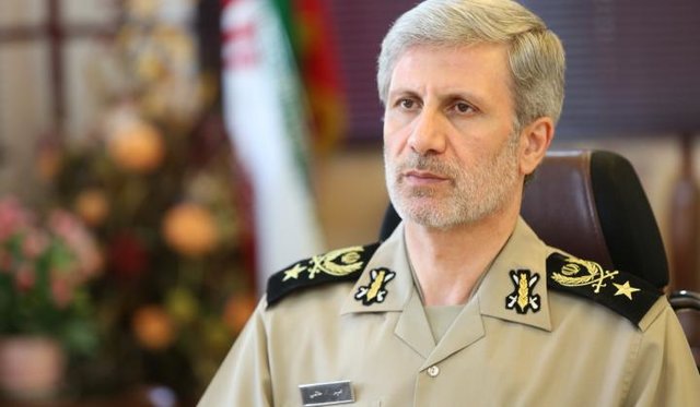 وزیر دفاع: نیروهای مسلح ‌از ‌دکتر ظریف و دستگاه دیپلماسی حمایت می‌کنند ‌