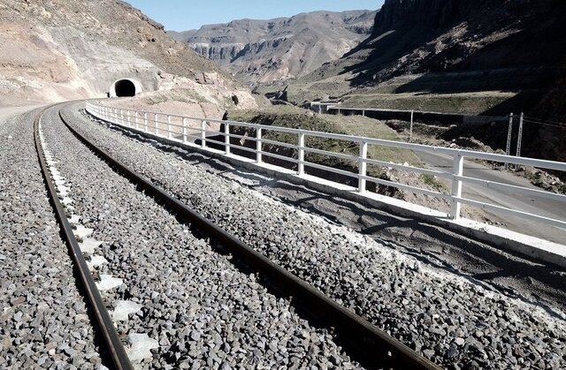 نماینده بوشهر: روند تکمیل پروژه راه آهن تسریع شود