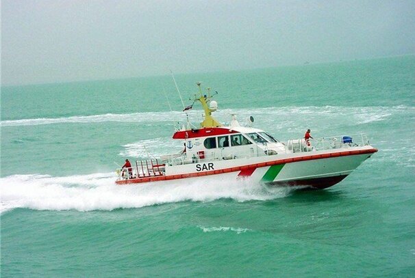 لنج باری در خلیج‌فارس غرق شد /نجات ۵ خدمه از غرق‌شدگی