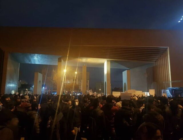 تجمع اعتراضی عصر امروز دانشجویان «شریف» و «امیرکبیر»
