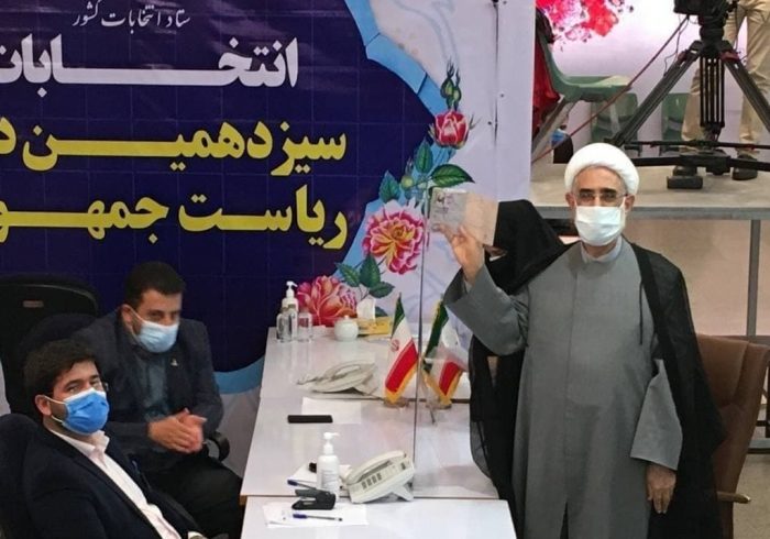 حجتالاسلام رهامی نیز ثبت نام کرد حجتالاسلام رهامی نیز ثبت نام کرد