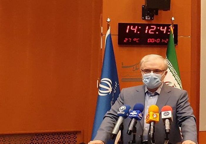 وزیر بهداشت در رشت خبر داد؛ آغاز تزریق واکسن ایرانی کرونا از هفته آینده