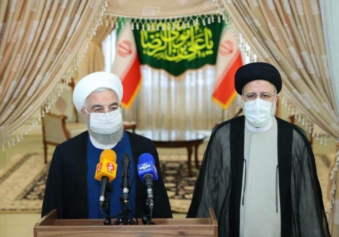 روحانی: دولت از امروز کاملا در کنار رئیس جمهور منتخب است/ رئیسی: در دولت جدید تلاش خود را برای بازکردن گره‌های کشور به کار خواهیم بست