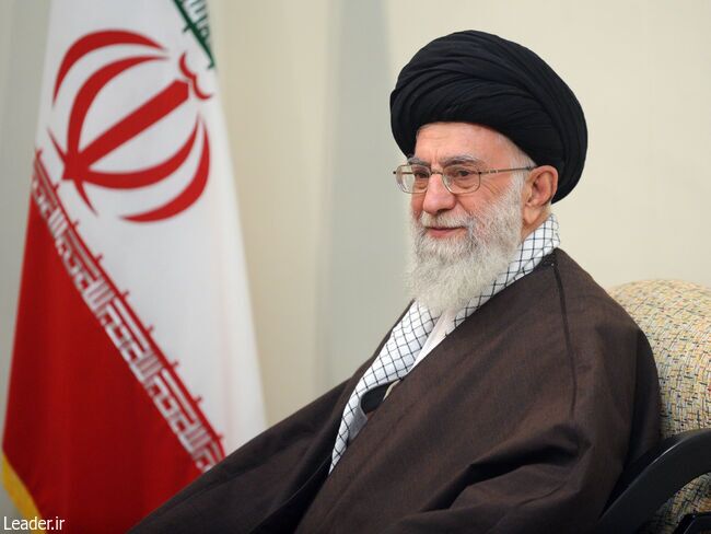 رهبر معظم انقلاب اسلامی در پیام تبریک به مناسبت هفته بسیج تأکید کردند؛ مشکل‌گشایی در همه مسائل کشور با همت بلند، خردمندی، درست‌اندیشی و توکل به خدا