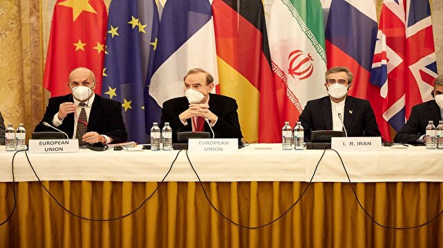 چرا غربیها همزمان با مذاکره جوسازی هم میکنند؟ چرا غربیها همزمان با مذاکره جوسازی هم میکنند؟