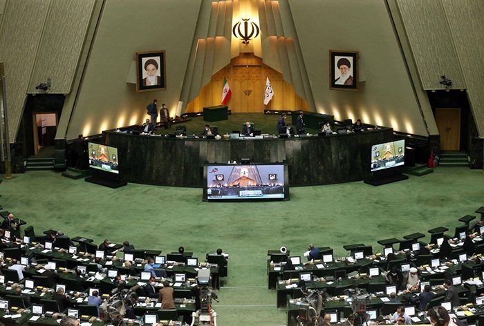 اوجگیری کرونا مجلس را تعطیل کرد اوجگیری کرونا مجلس را تعطیل کرد