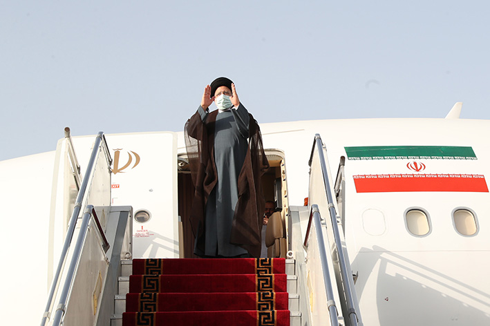 رئیس جمهور تهران را به مقصد عمان ترک کرد