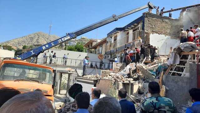 جزییات انفجار ساختمان 3 طبقه در “نوسود” پاوه/ 2 نفر فوت شدند