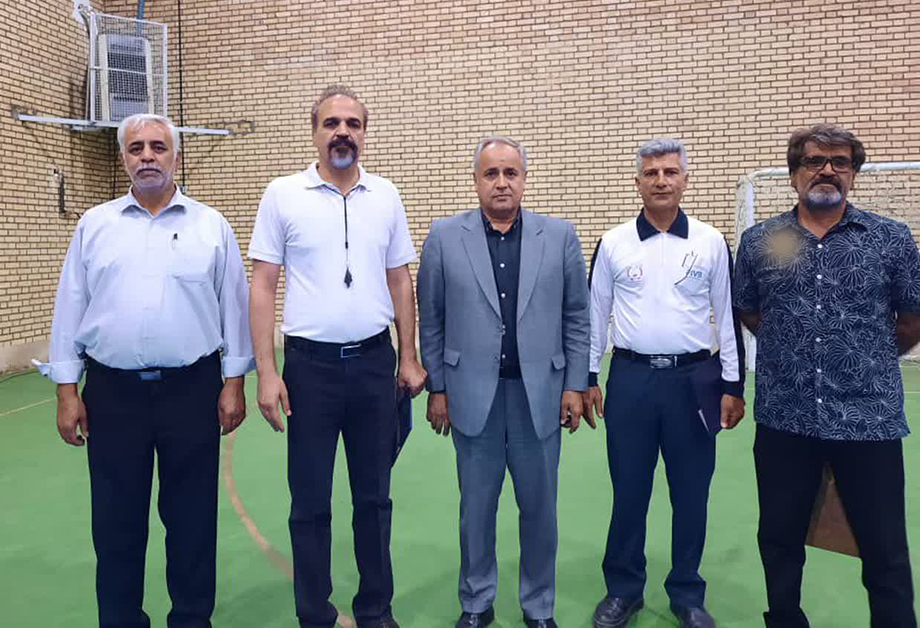 فوتبال گریزی در سایه بی تدبیری/ کارخانه بدون تولید فوتبال ایران