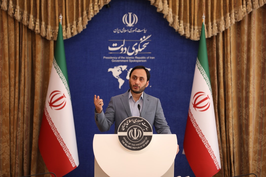 تصمیم مدیریتی دولت دربرخورد با علت تاخیر حقوق اسفند ماه فرهنگیان