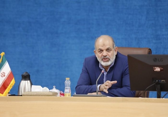 صدورکارت ملی افراد زیر۱۵سال درماه‌های آینده/پیگیری تجمیع کارت‌های بانکی وملی/بررسی حذف شناسنامه