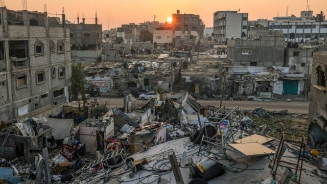 ده‌ها شهید و زخمی در خان‌یونس و مرکز غزه/ انتقال ارتش اشغالگر به مرحله سوم جنگ
