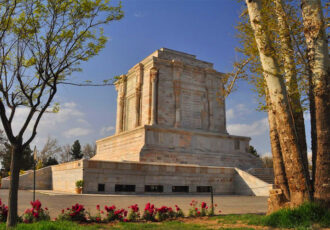 بازدید 20 هزارنفر از مجموعه آرامگاه فردوسی تا امروز بازدید 20 هزارنفر از مجموعه آرامگاه فردوسی تا امروز