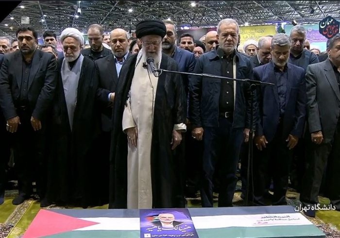 اقامه نماز رهبر انقلاب بر پیکر اسماعیل هنیه