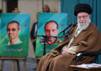 کشورهای منطقه خودشان قادر به صلح هستند/ حضور آمریکا و برخی دیگر کشورها مایه شر در منطقه است