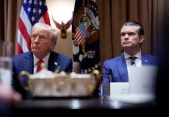 شکاف در دولت ترامپ بر سر ایران، مذاکرات را به بن بست می برد؟ شکاف در دولت ترامپ بر سر ایران، مذاکرات را به بن بست می برد؟