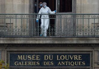 سرقت جواهرات لوور و بازداشت ۵ مظنون دیگر