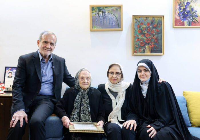 دیدار پزشکیان با خانواده شهید مسیحی؛ «ایران، سرزمین هم‌وطنان شهیدپرور از هر آئین»