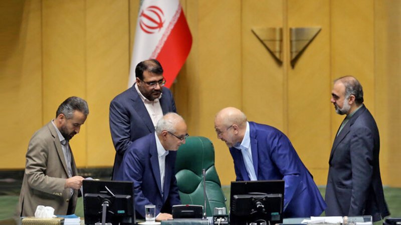 افزایش صف استیضاح وزرا به ۹ نفر