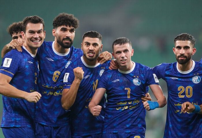 برد بزرگ استقلال در بصره مقابل السد برد بزرگ استقلال در بصره مقابل السد