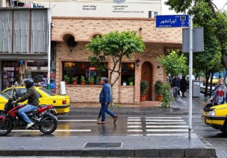 همچنان جدال بر سر مالکیت فضای عمومی همچنان جدال بر سر مالکیت فضای عمومی